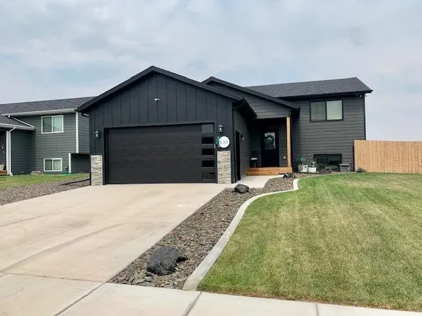 536 Bull Run Dr, Box Elder, SD 57719