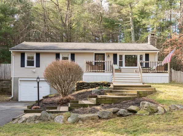 47 Sachem St, Middleboro, MA 02346