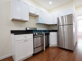 218 21st St #1F, Brooklyn, NY 11232