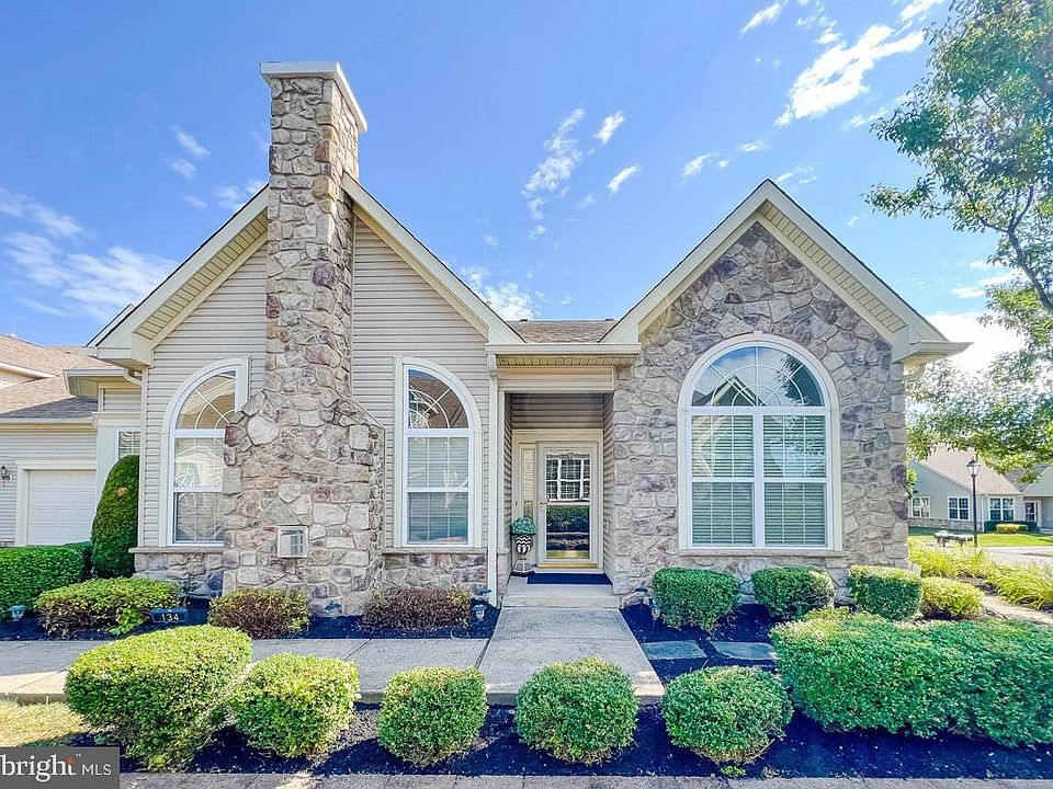 1st image of 134 Fairway Dr #137