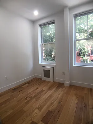 Rented by Compass | media 23