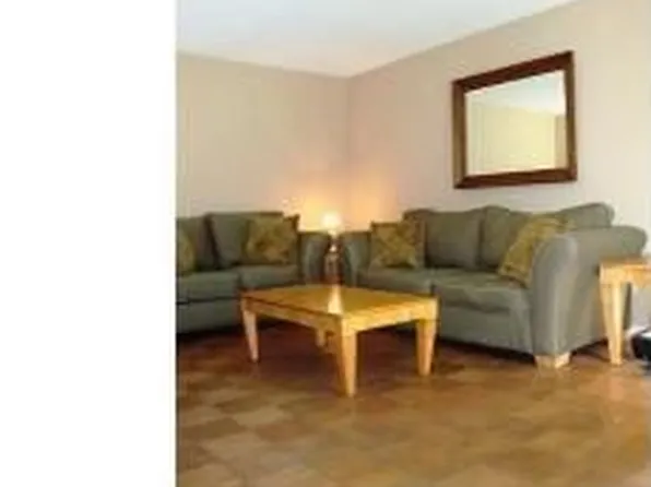206 Marple Woods Dr, Springfield, PA 19064