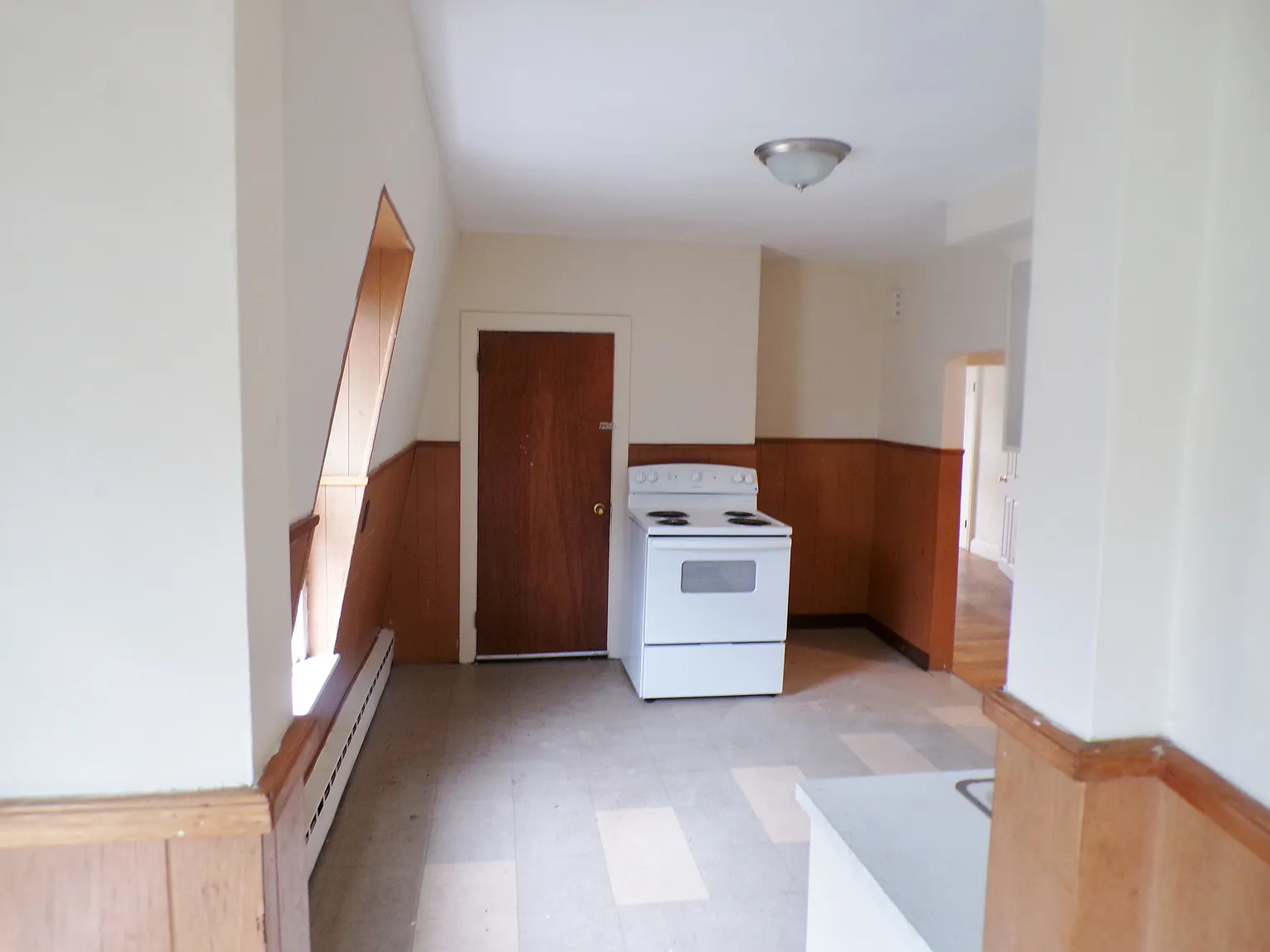 2 bed, 800 sqft, $1,800 — Photo 2