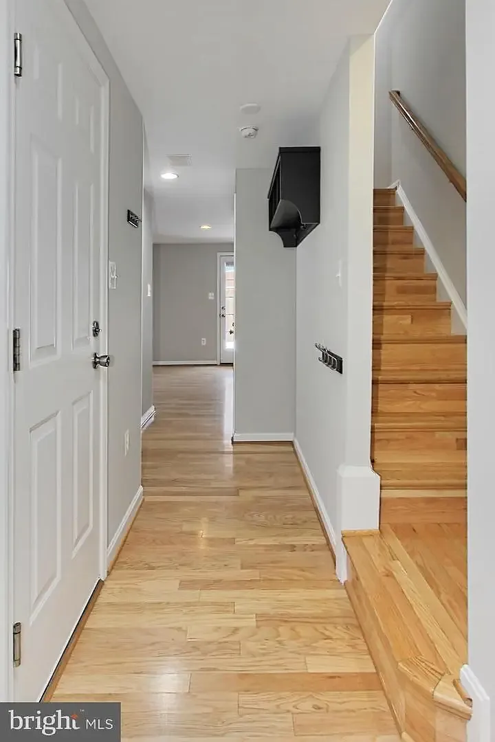 3 bed, 1826 sqft, $3,150 — Photo 1