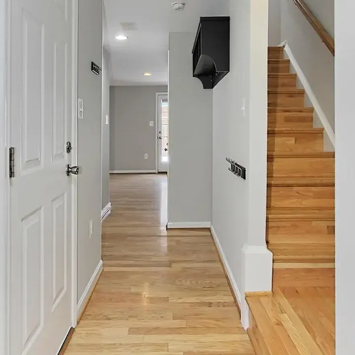 45601 Grand Central Sq