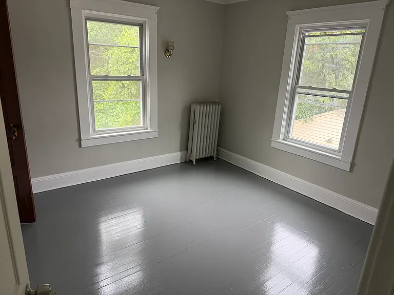 82 Carson Ave — Photo 9