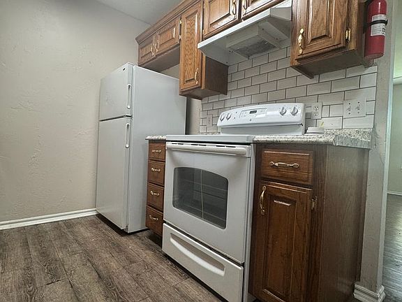 5th image of 2021 NW 25th St APT 10