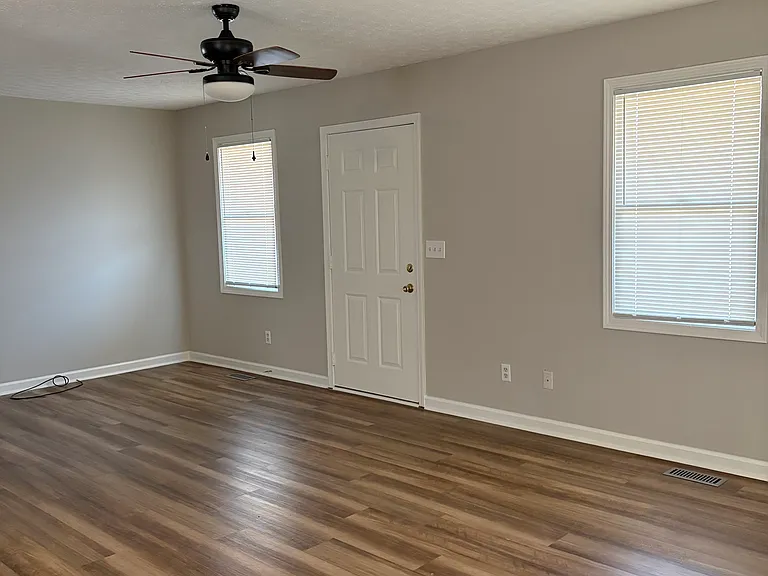510 W Vine St — Photo 2