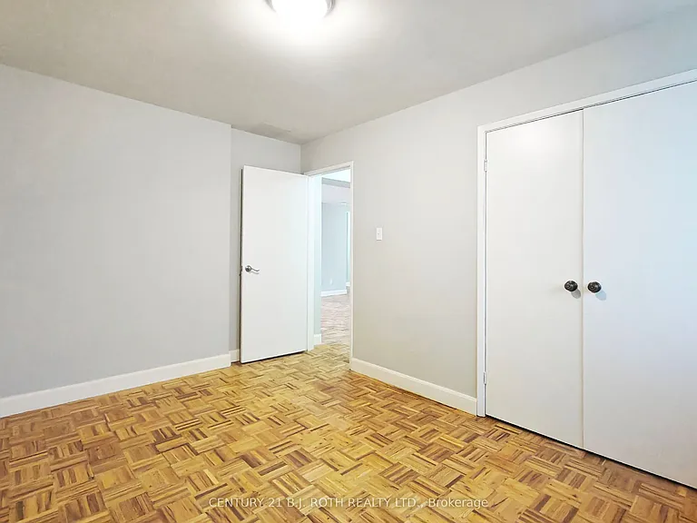37 Peel St #100 — Photo 10