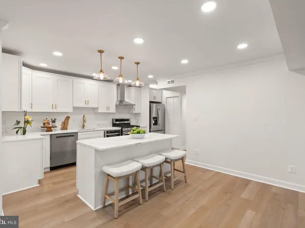8004 Chanute Pl APT 3, Falls Church, VA 22042