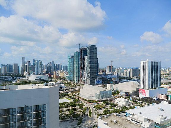5th image of 1717 N Bayshore Dr #4042
