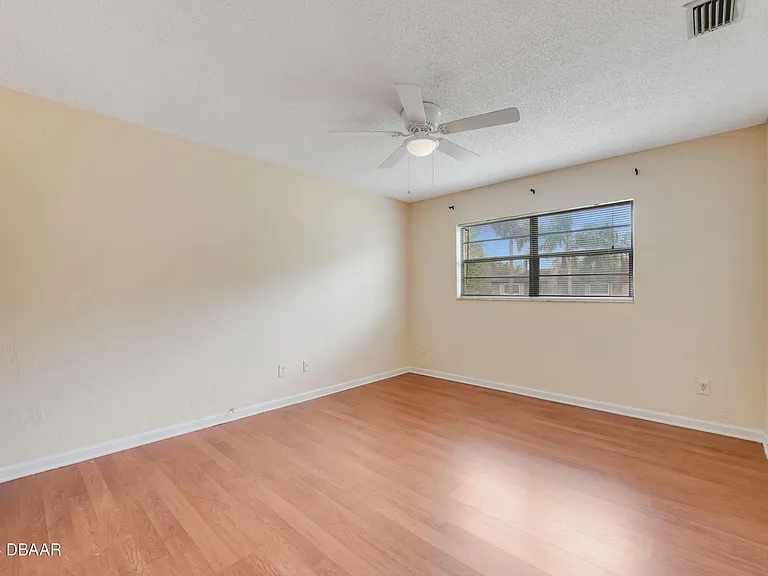 121 Westwood Dr — Photo 15