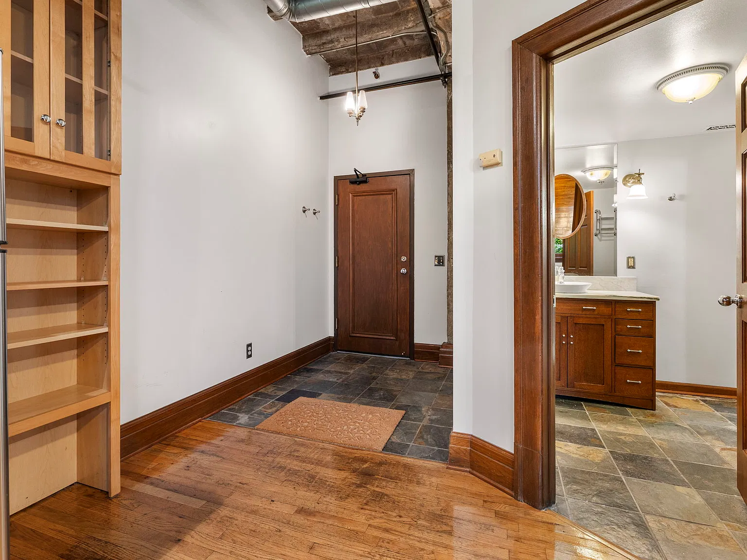 Studio, 1100 sqft, $2,300 — Photo 3