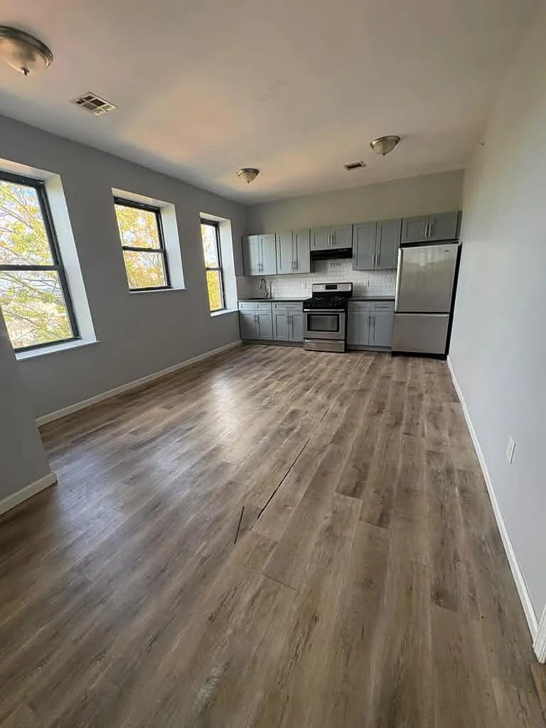 2 bed, $1,895 — Photo 4