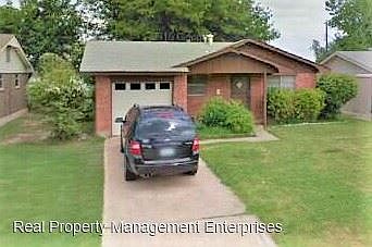 1st image of 1323 Erie Ave