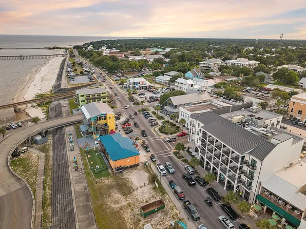 502 S Beach Blvd, Bay Saint Louis, MS 39520