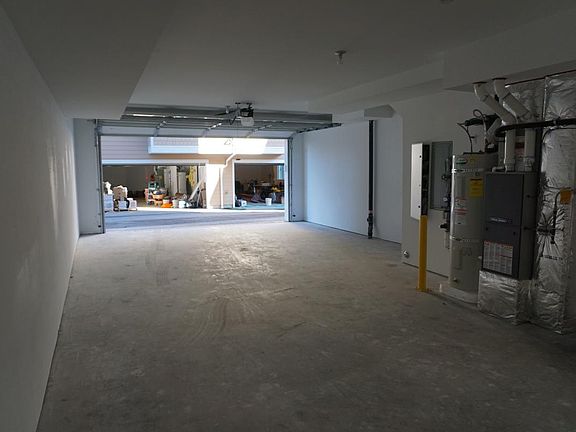 5th image of 12312 NE 7th Pl APT 104