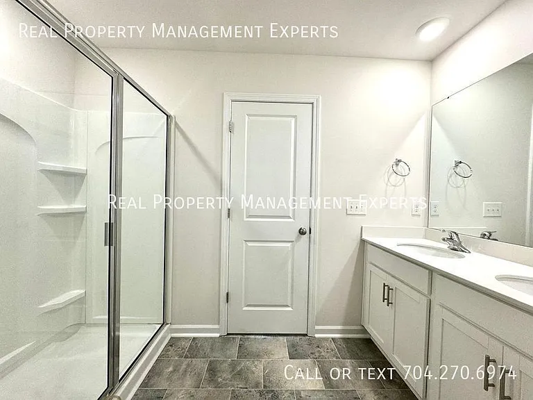 4025 Lampasas Ln — Photo 18