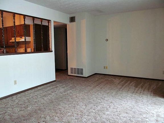 5th image of 315 S Bloomington St APT 8