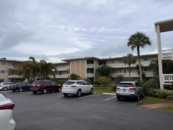 2811 S GARDEN Drive S #308, Palm Springs, FL 33461