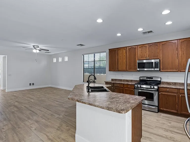 21097 E Duncan St — Photo 8
