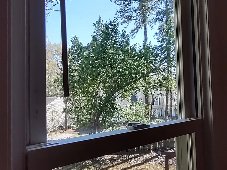 This photo has not been altered in any way: no edits or filters have been applied to try to deceive the viewer by having the room appear larger or brighter than it actually is.