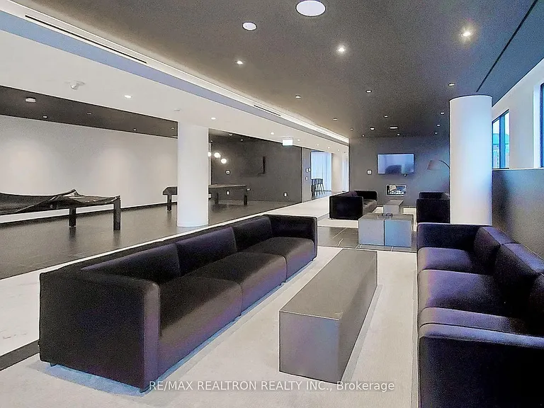 20 Edward St #1018 — Photo 16