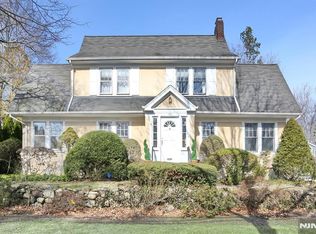 160 Claremont Rd, Ridgewood, NJ 07450