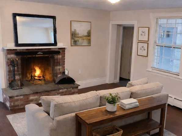 191 Whitehall Ave #1, Stonington, CT 06378