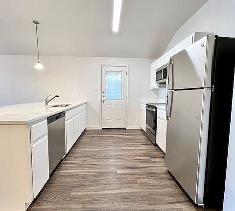 3rd image of 110 Dolphin Dr #A