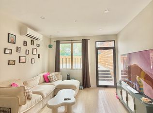 26-28 18th St #2, Astoria, NY 11102