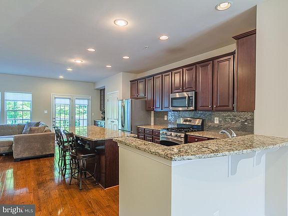 5th image of 7246 Dorchester Woods Ln