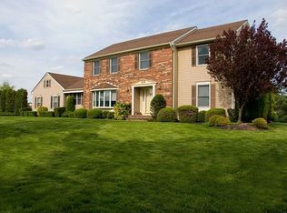 4 Bradford Ct, West Windsor, NJ 08550