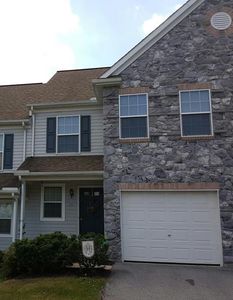 20 Locust Run Dr, York, PA, 17404
