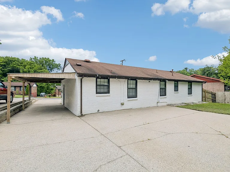 124 Denise Dr — Photo 33