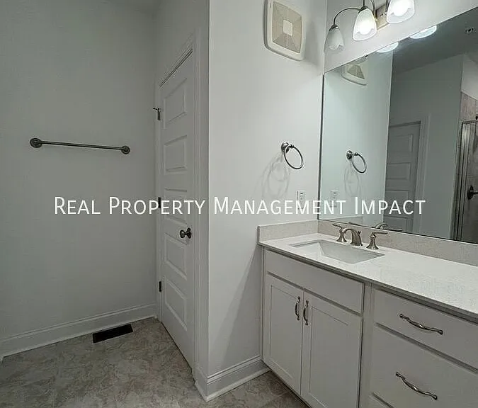 616 Market Grove Dr #100 — Photo 26