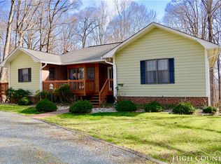 394 Wake Robin Ln, Boone, NC 28607