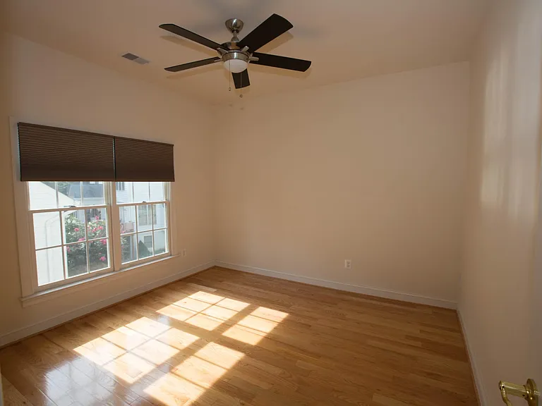 2339 Sandburg St — Photo 23