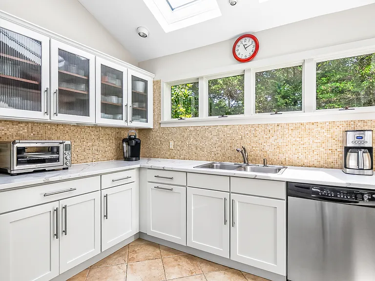 14 Rose Hill Rd — Photo 17