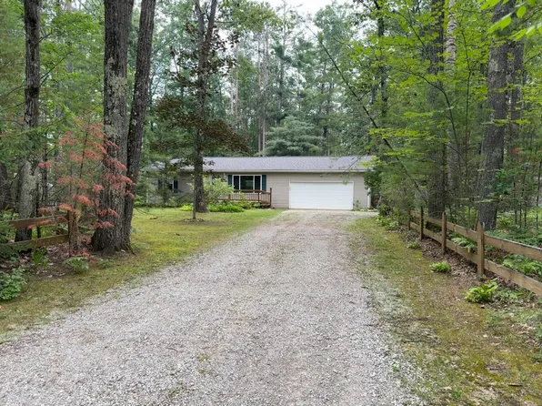 3566 Cobb Rd, Lewiston, MI 49756