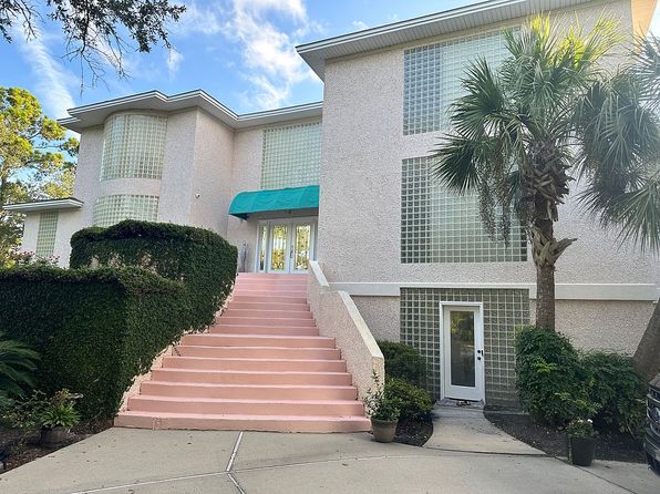 466 Midway Cir