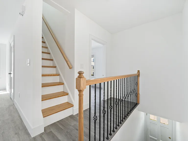 23 Aubrey St #2 — Photo 9