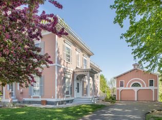 32 Summer St, Kennebunk, ME 04043