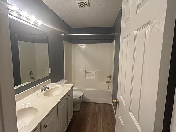 5th image of 100 Old Tavern Cir