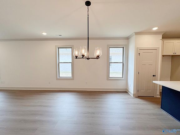 4th image of 1040 Maplehurst St