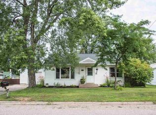 220 Euclid Ave, Manawa, WI 54949
