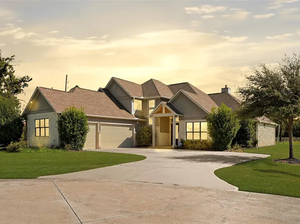 32703 Warbler Ct, Weston Lakes, TX 77441