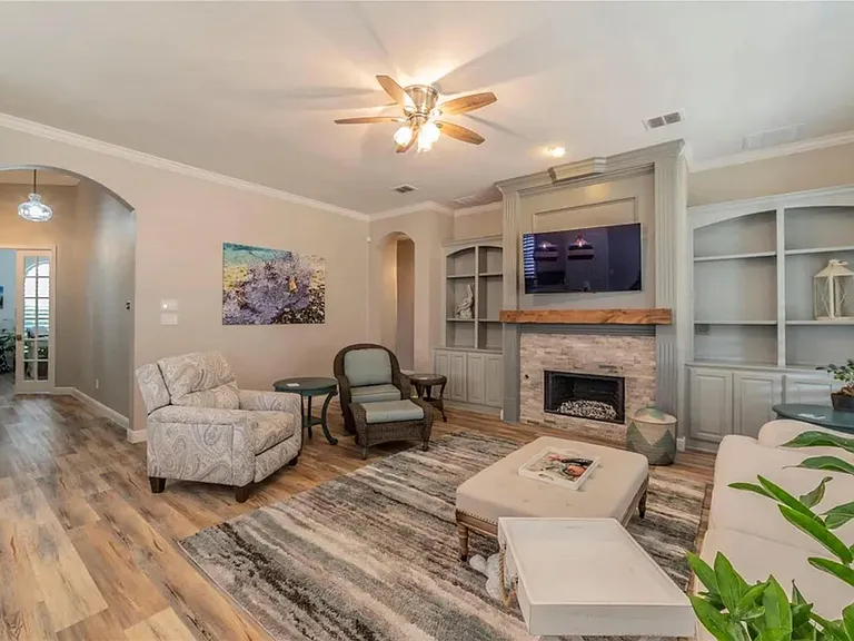 1510 Pecan Valley Ct — Photo 5
