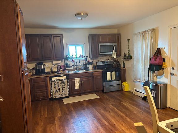 2nd image of 20 Union St