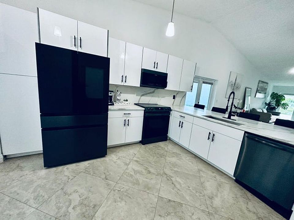 1st image of 34 Paxford Ln